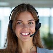 Professional Italian support representative smiling.